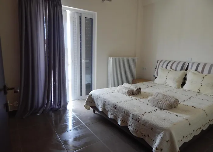Samaras Apartments In Kamena Vourla
