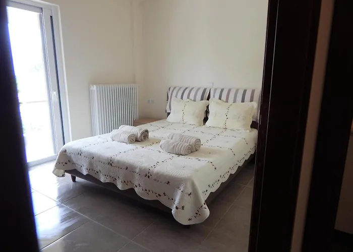Samaras Apartments In Kamena Vourla