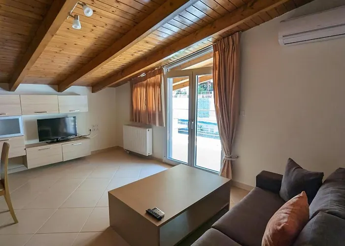 Samaras Apartments In Kamena Vourla